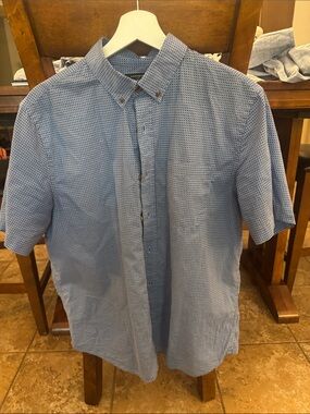 Banana Republic Light Blue Micro-Print Short Sleeve Button-Down Shirt